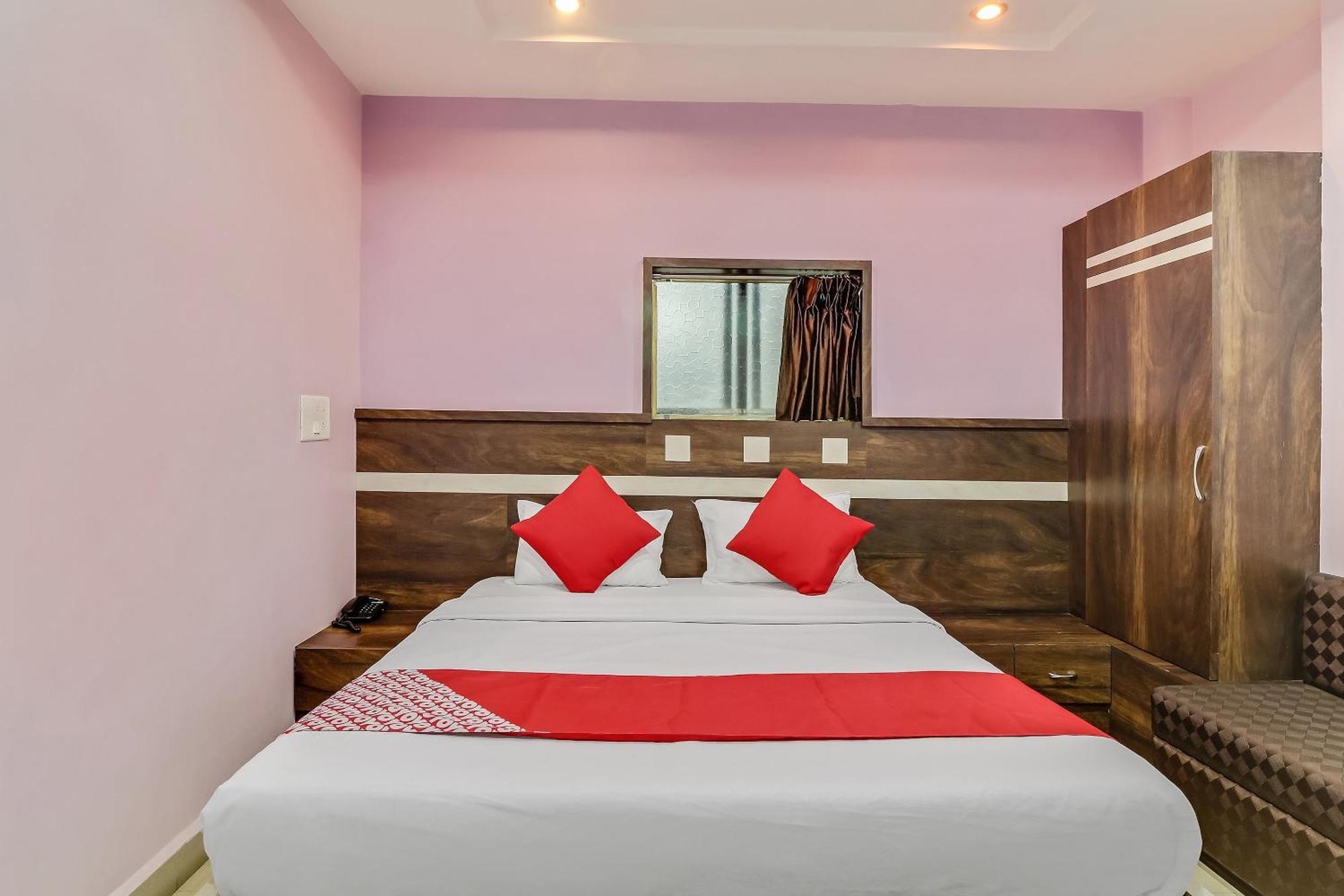 Super Hotel O Royal Raj Nandgaon Bagian luar foto