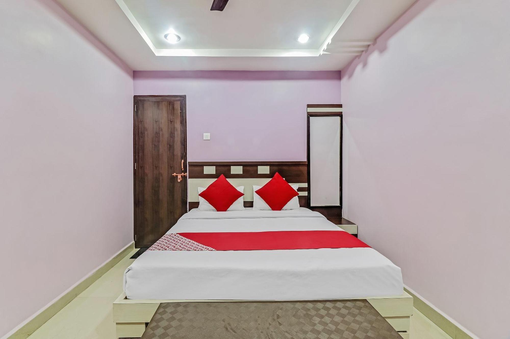 Super Hotel O Royal Raj Nandgaon Bagian luar foto