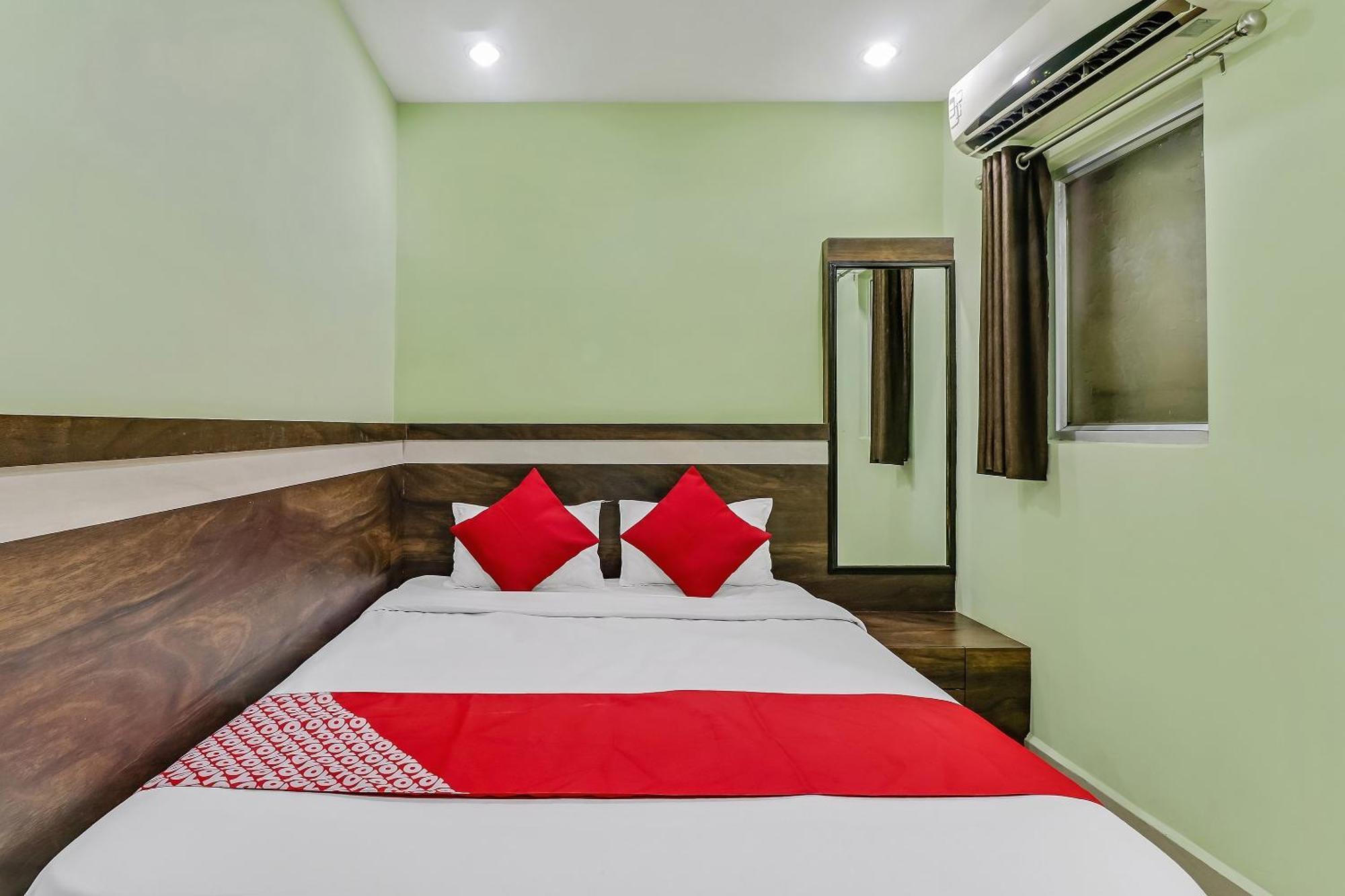Super Hotel O Royal Raj Nandgaon Bagian luar foto